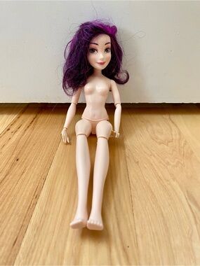 Disney Descendants Mal Doll Barbie No Clothes